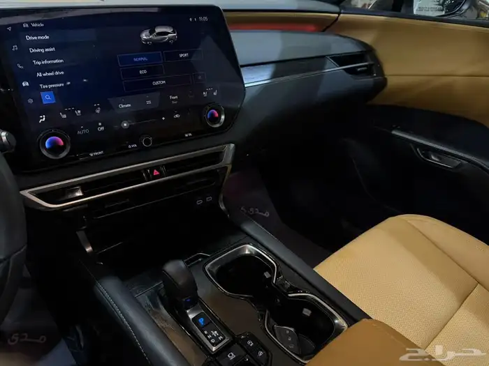 لكزس ار اكس بنزين مديل 2024 كندي عداد 18700 الف كيلو 1