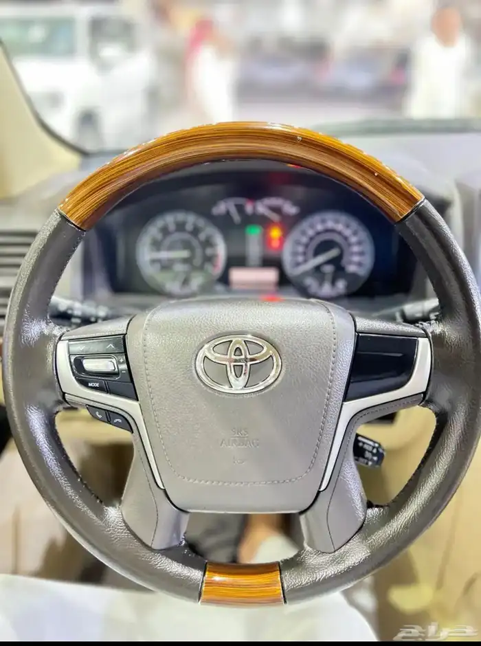 تويوتا لاندكروزر GXR 2017 فل كامل ماشي 258 الف 13