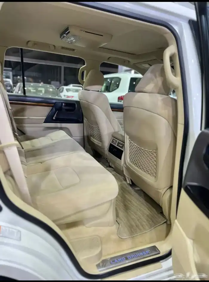 تويوتا لاندكروزر GXR 2017 فل كامل ماشي 258 الف 6