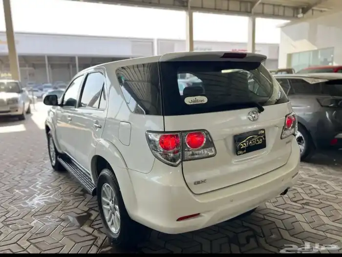 تويوتا فورتشنر 2014 سعودي قير عادي 4 سلندر دبل ماشي 65 الف 4