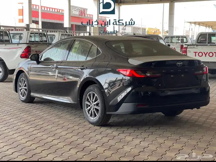 تويوتا كامري E استندر لوحات موديل 2025 1