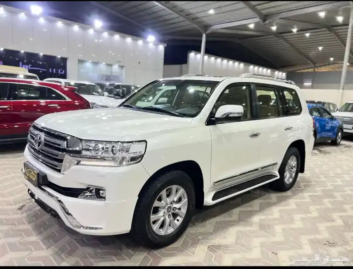 تويوتا لاندكروزر GXR 2017 فل كامل ماشي 258 الف 1