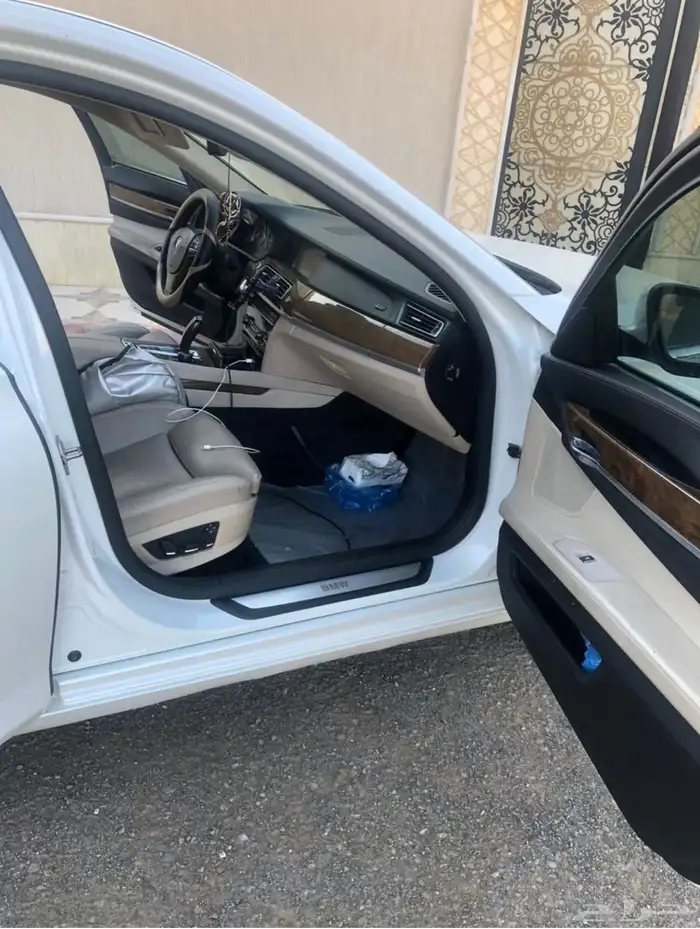 B M W 740 بي ام 4