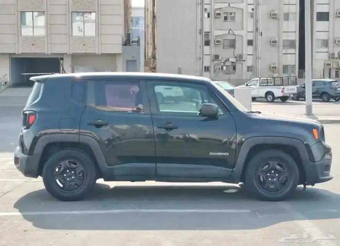 جيب رينيجيد سبورت 2016 للبيع - نظيف جدا  - ممشى قليل 1