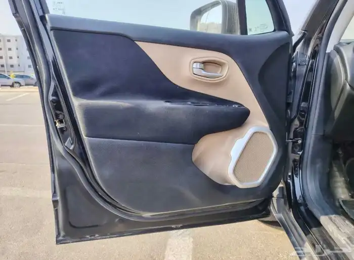 جيب رينيجيد سبورت 2016 للبيع - نظيف جدا  - ممشى قليل 7