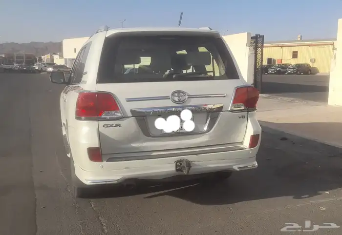 تويوتا صالون 2015 بريمي فل كامل فتحه سقف 2