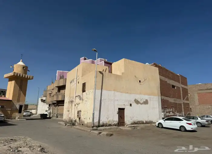 للبيع بيت شعبي خطواين عن الحرم موقع استراتيجي 0