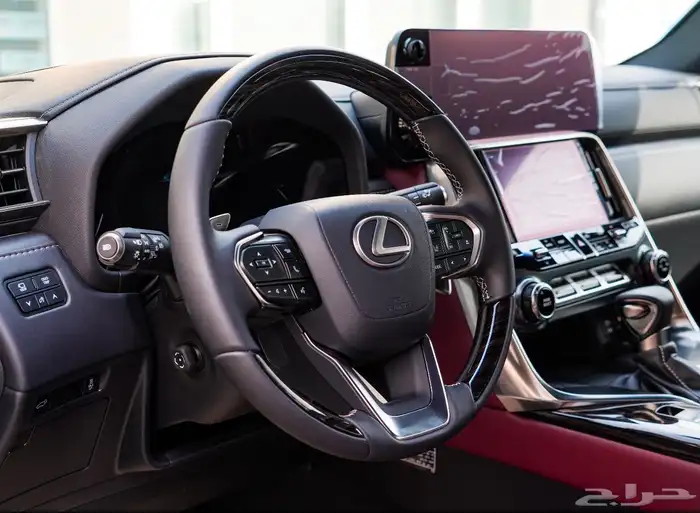 لكزس LX 500 ديزل بريمي اصفار 2025 4