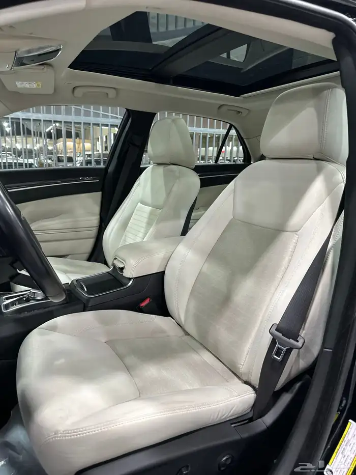 كرايزلر C300 اسود 2021 هيمي V8 5.7 معرض(عبيد الرشيدي) 28