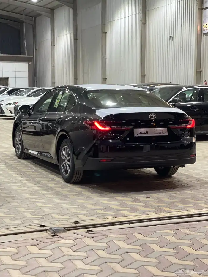 كامري E سعودي ستاندر بنزين 2025 اسود 2