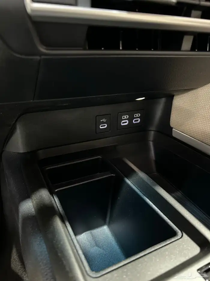 تويوتا   كامري E استاندر بنزين 2025 جديد سعودي 118.450 شامل 14