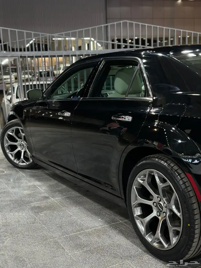 كرايزلر C300 اسود 2021 هيمي V8 5.7 معرض(عبيد الرشيدي) 6