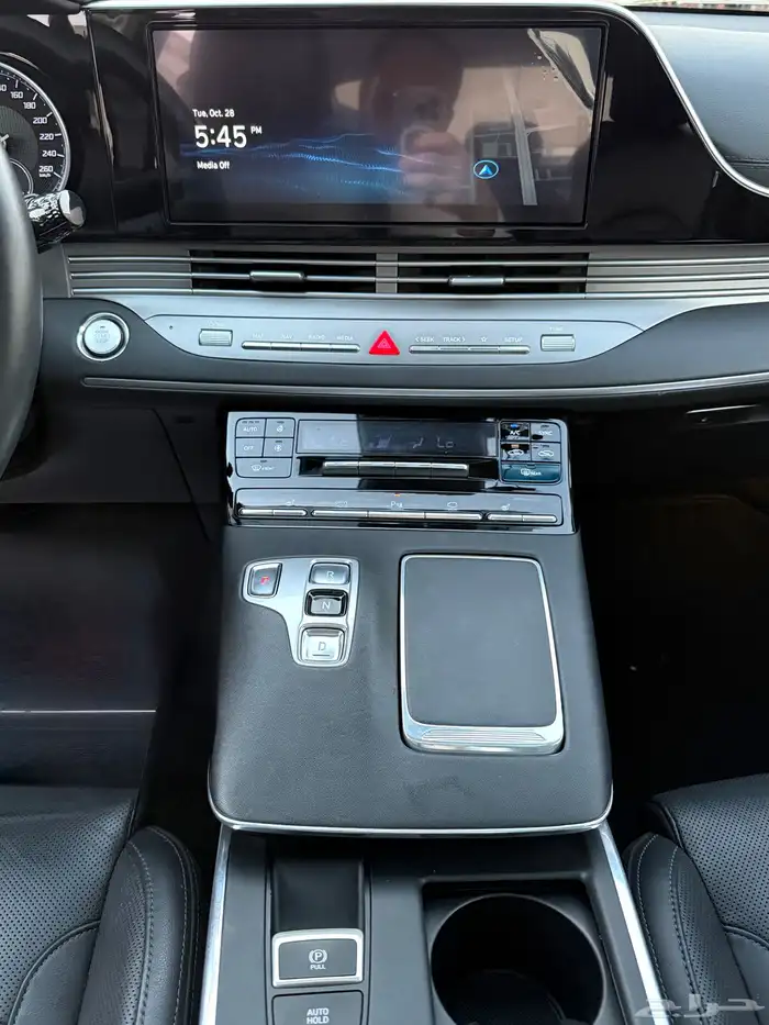 ازيرا 2020 بنورما - 4 سلندر بحالة الوكاله للبيع 15