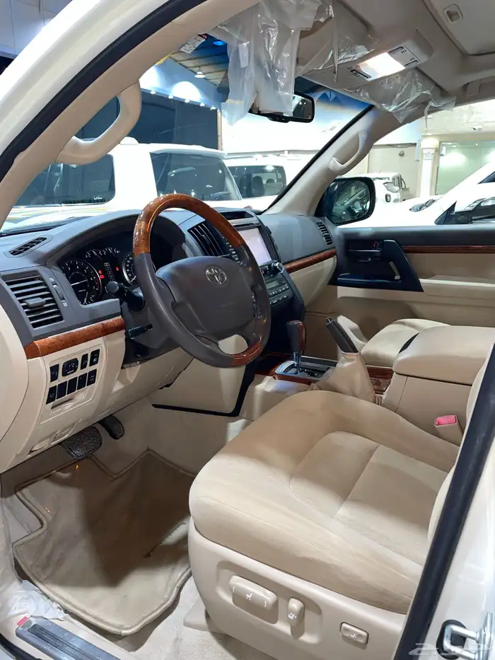 للبيع جيب جي اكس ار 2014 فل كامل عبداللطيف عداد 86 الف 10