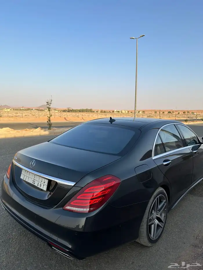 مرسيدس 2015 حجم 550 البيع بدون اللوحه 18