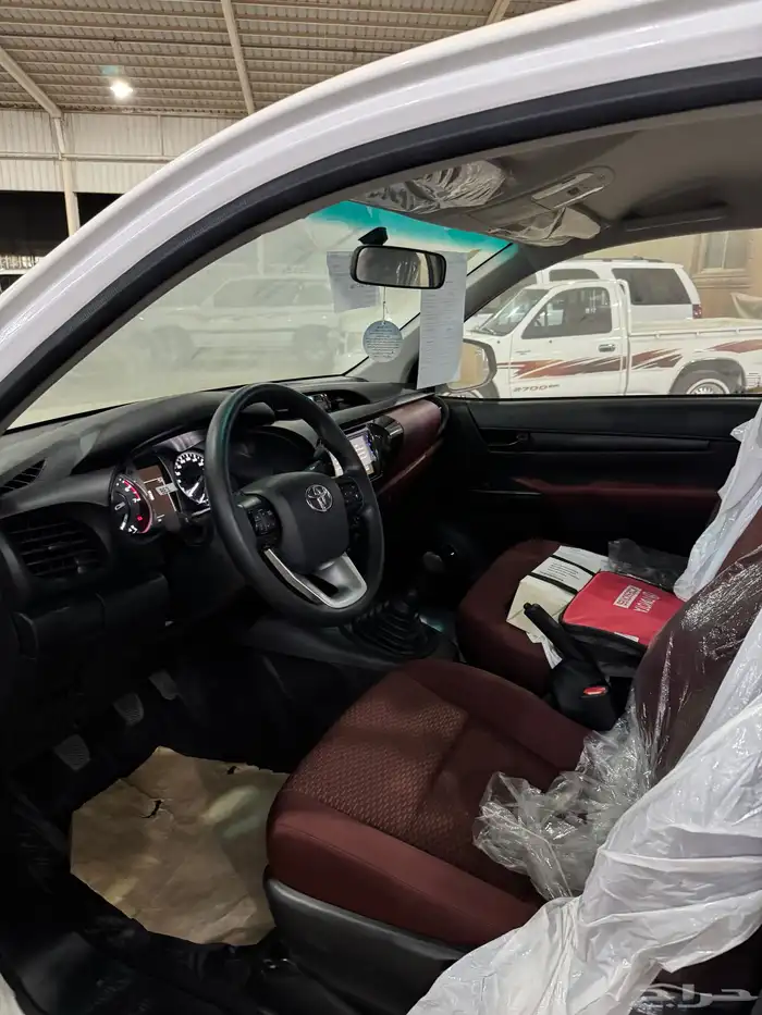 هايلوكس غماره 2023 فل كامل بنزين 11