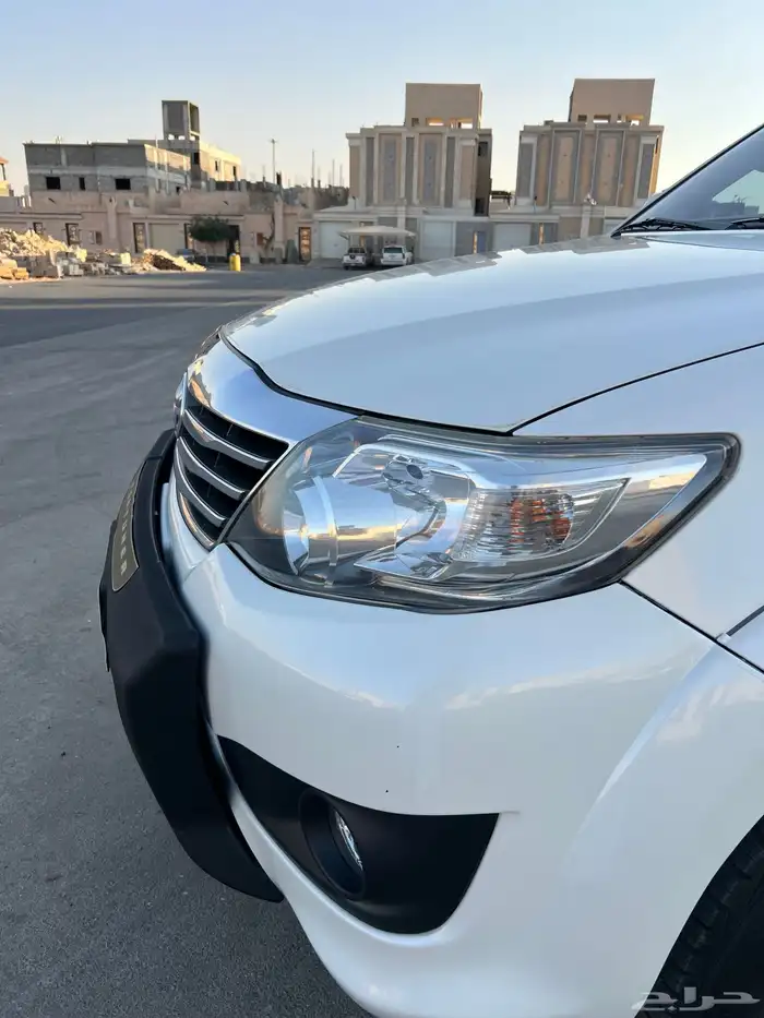 للبيع فورتشنر 2015 مخزن 4 سلندر تماتيك سعودي 1