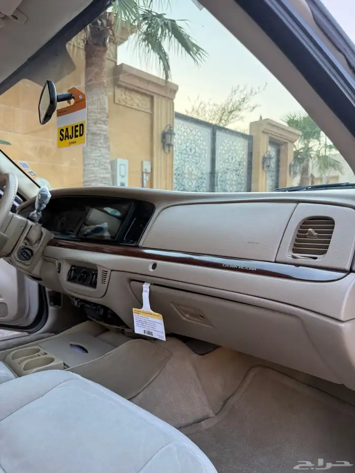 فورد كراون فكتوريا - 2012 سعودي ( استخدام شخصي ) 44