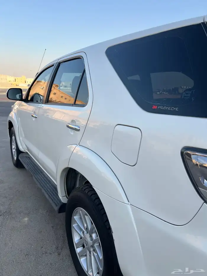 للبيع فورتشنر 2015 مخزن 4 سلندر تماتيك سعودي 5