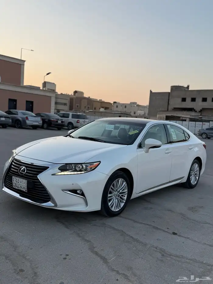 لكزس 2017 ممشى قليل 7