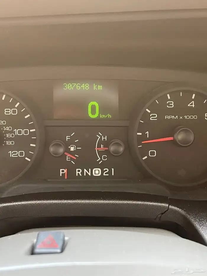 كروان فكتوريا 2011 نظيفة للبيع 0