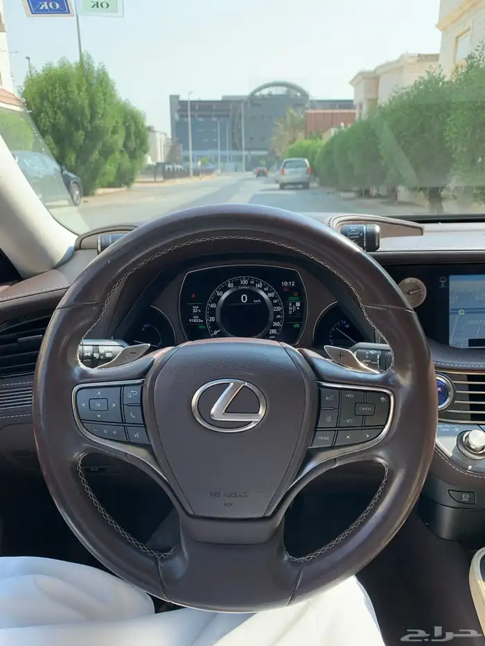لكزس LS500h 2019 11