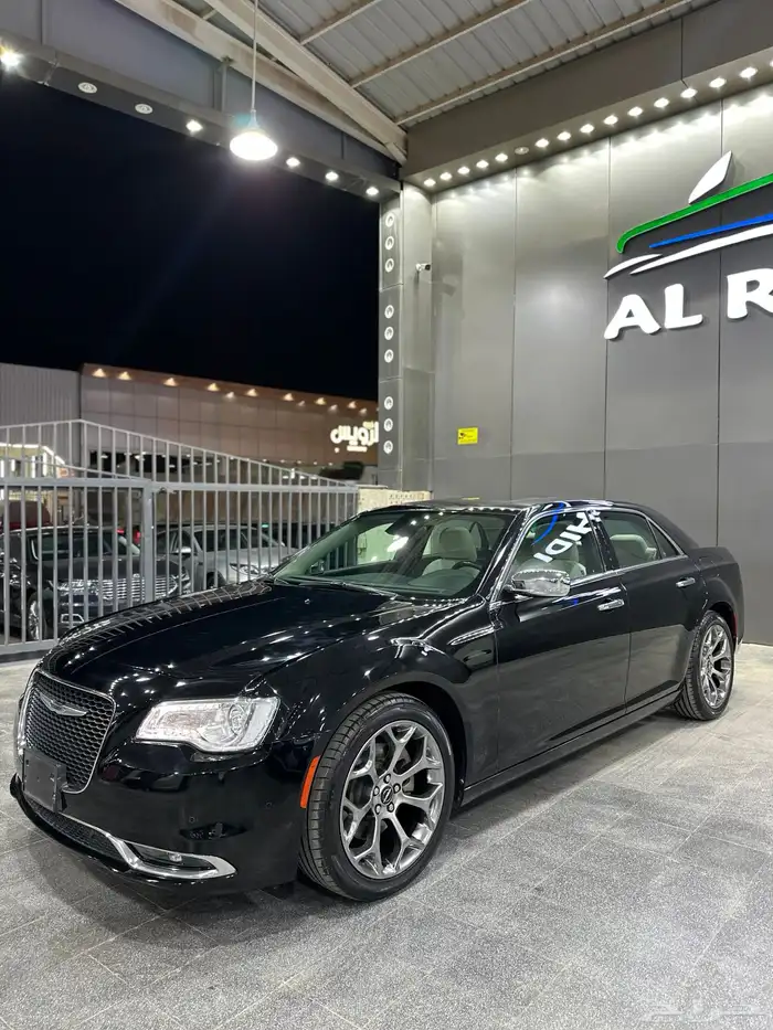 كرايزلر C300 اسود 2021 هيمي V8 5.7 معرض(عبيد الرشيدي) 11