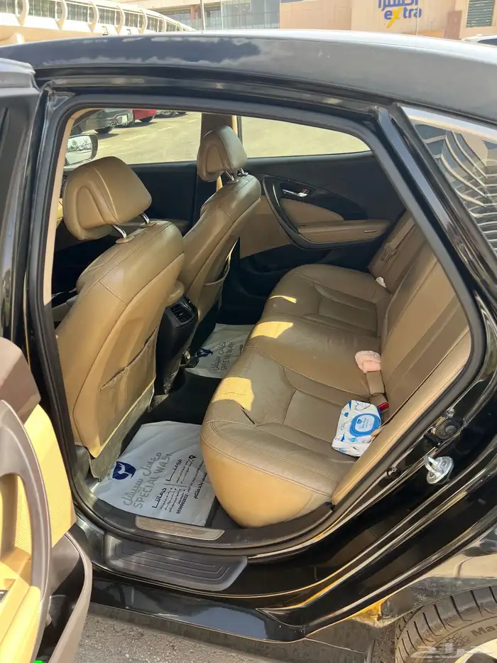 2015 Azera  mid-range trim 1