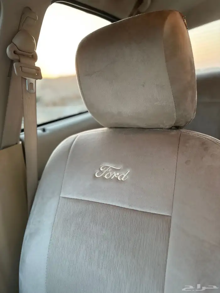 فكتوريا كحلي فل كامل نظيف 40