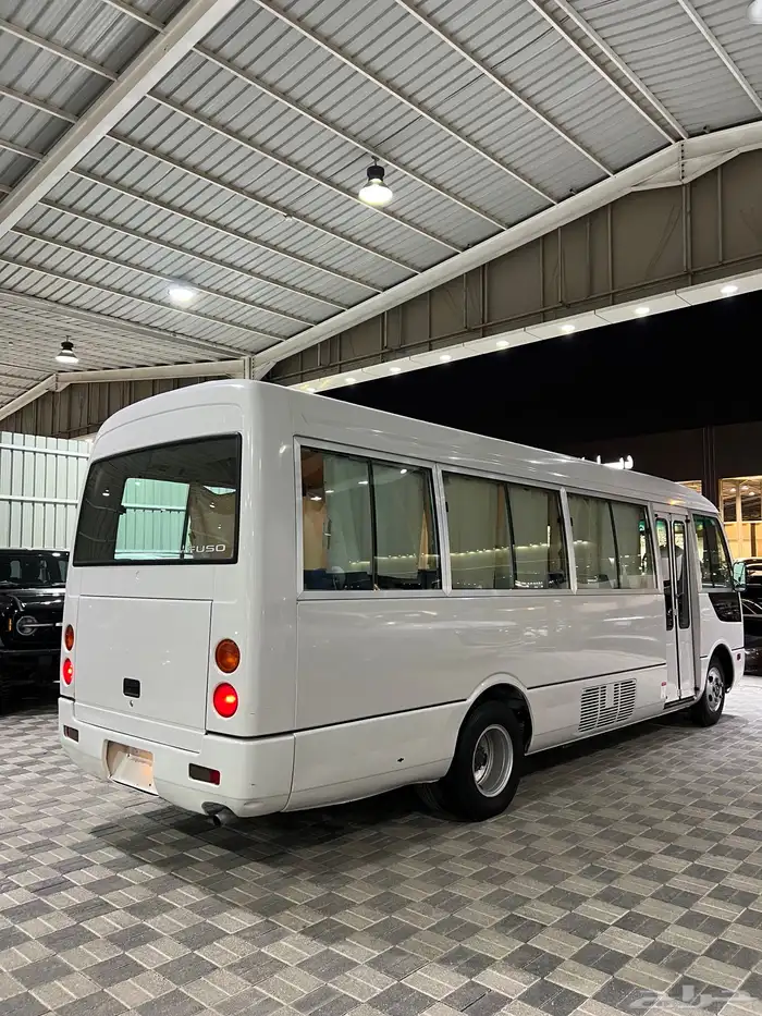 للبيع باص ميتسوبيشي روزا موديل 2014 ديزل 30 راكب 4