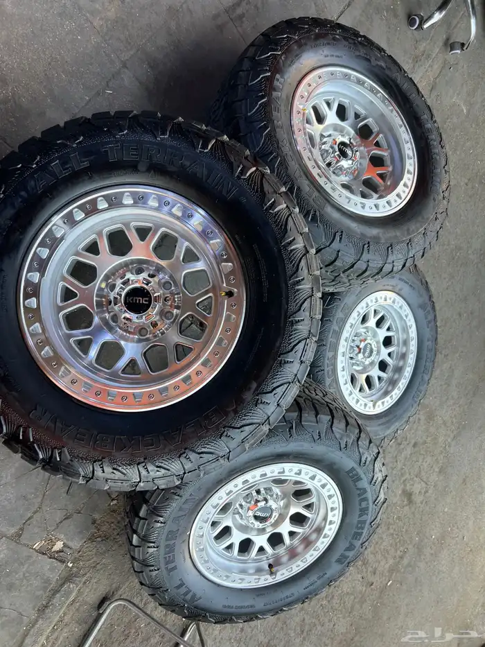 جنوط  كأمسي مع كفرات نص حجري بلاك  بير 285.70.17تاريخ 24 2