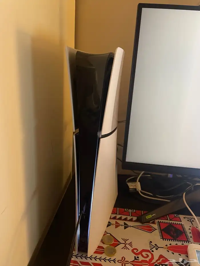 بلايستيشن فايف بدون يد وسلك اليد نظيف جدا 5