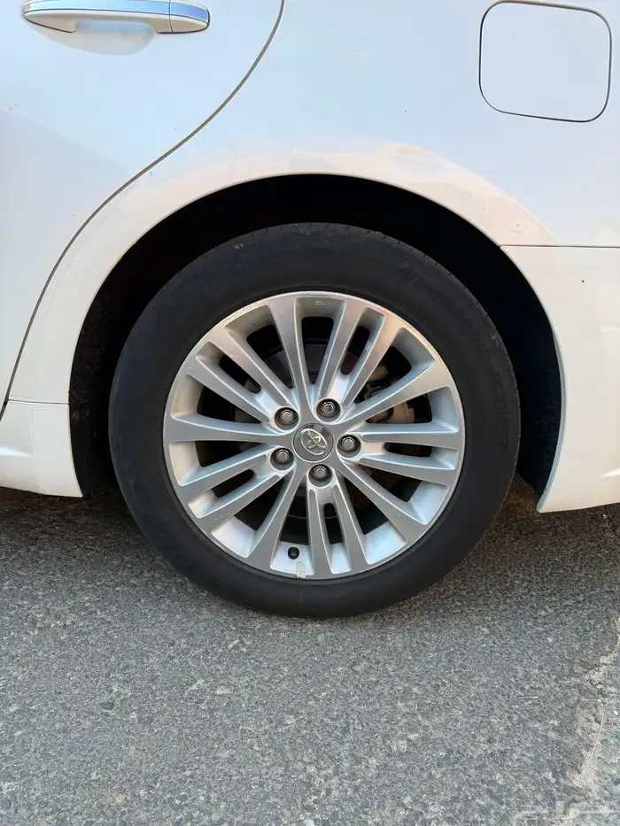 تويوتا افالون فل كامل فئة ليموتد 2013 24