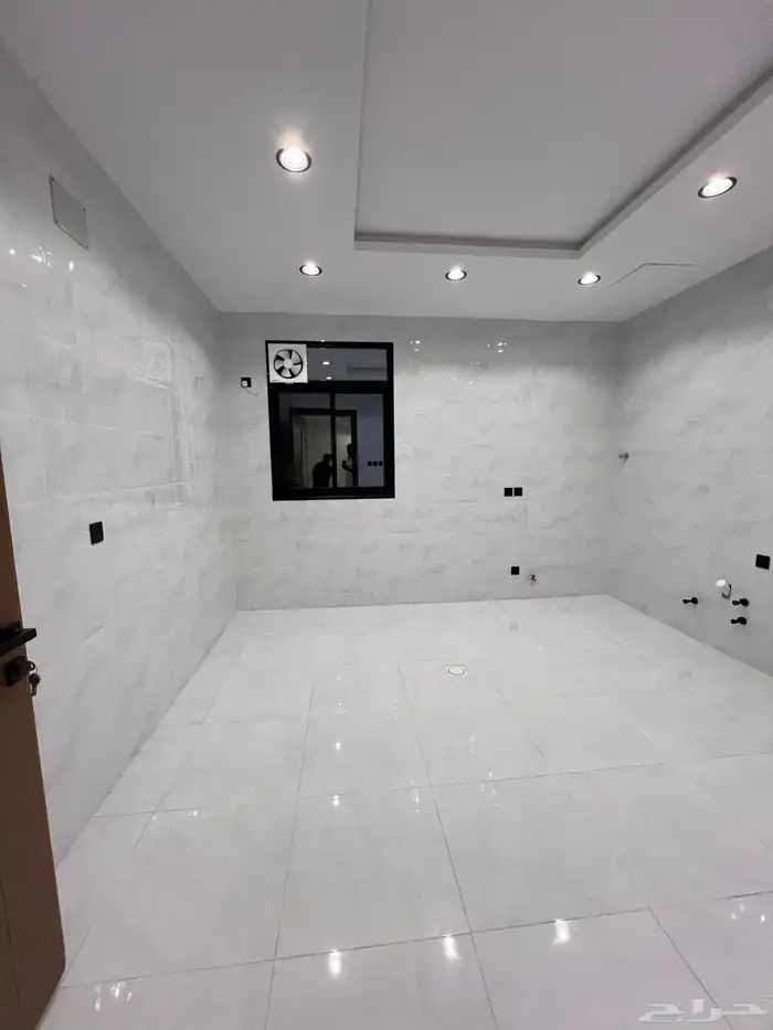 للبيع فيلا روف مع ملحق حى الراقى خميس مشيط780 الف 12