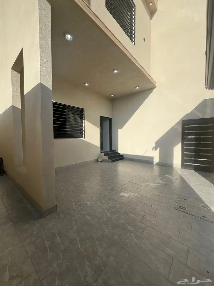 للبيع شقة ارضية فاخرة شمال التضامن 4