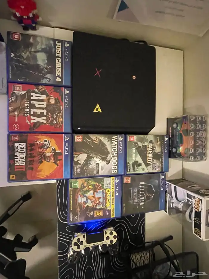 سوني فور مع يد 8 اشرطة سوني   حساب فورت نايت 137 سكن   شاشة 1