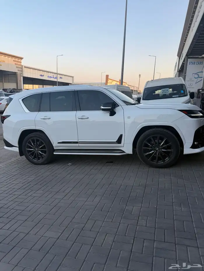 لكزس اف سبورت 2025 0