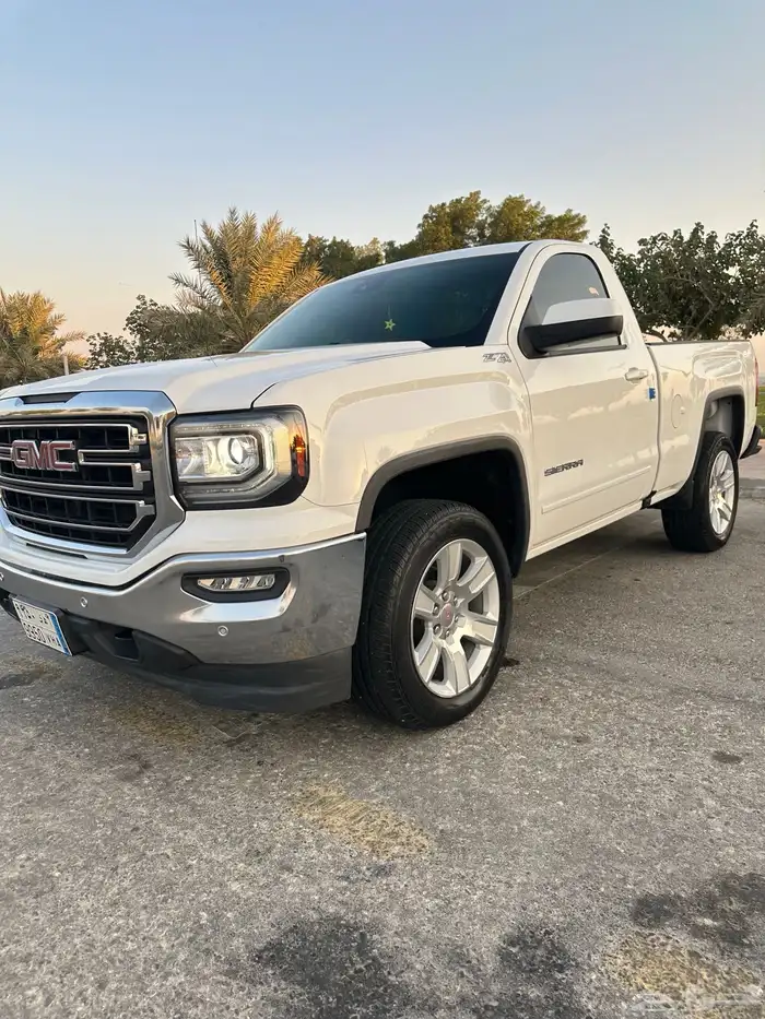 للبيع جمس سييرا 2018 غماره Z71 دبل 4X4 فل 24