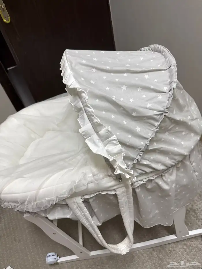 سرير اطفال 1