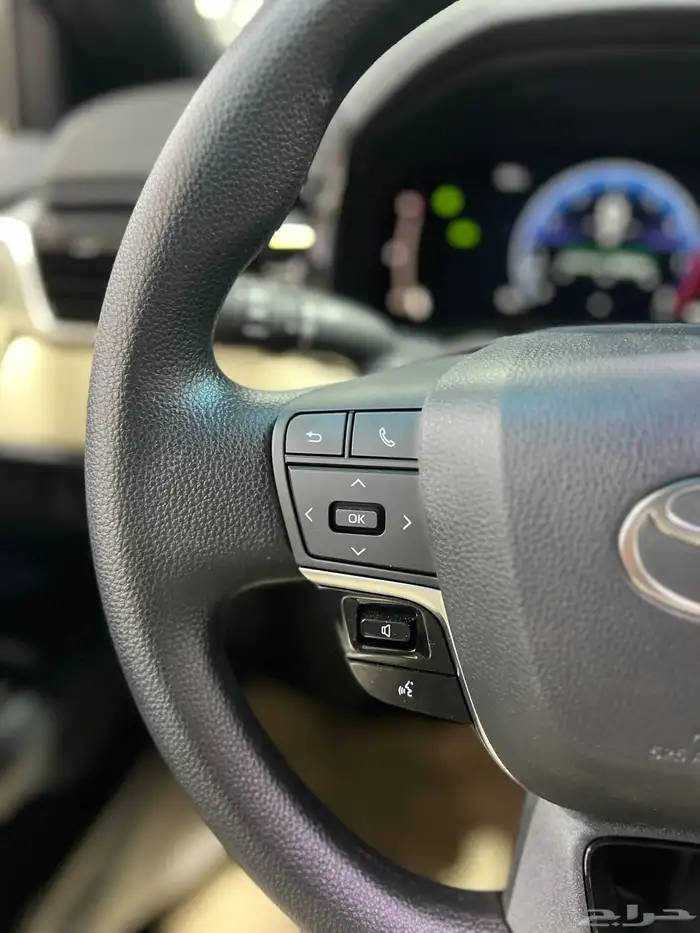 تويوتا   كامري E استاندر بنزين 2025 جديد سعودي 118.450 شامل 20