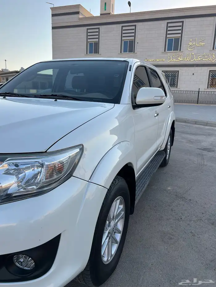 للبيع فورتشنر 2015 مخزن 4 سلندر تماتيك سعودي 0