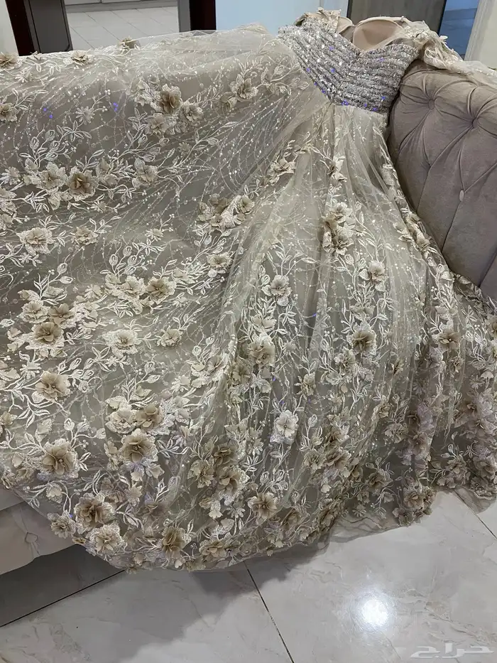 فستان لبسه مره واحده مناسب فستان ملكه او فستان زواج اخ او 0