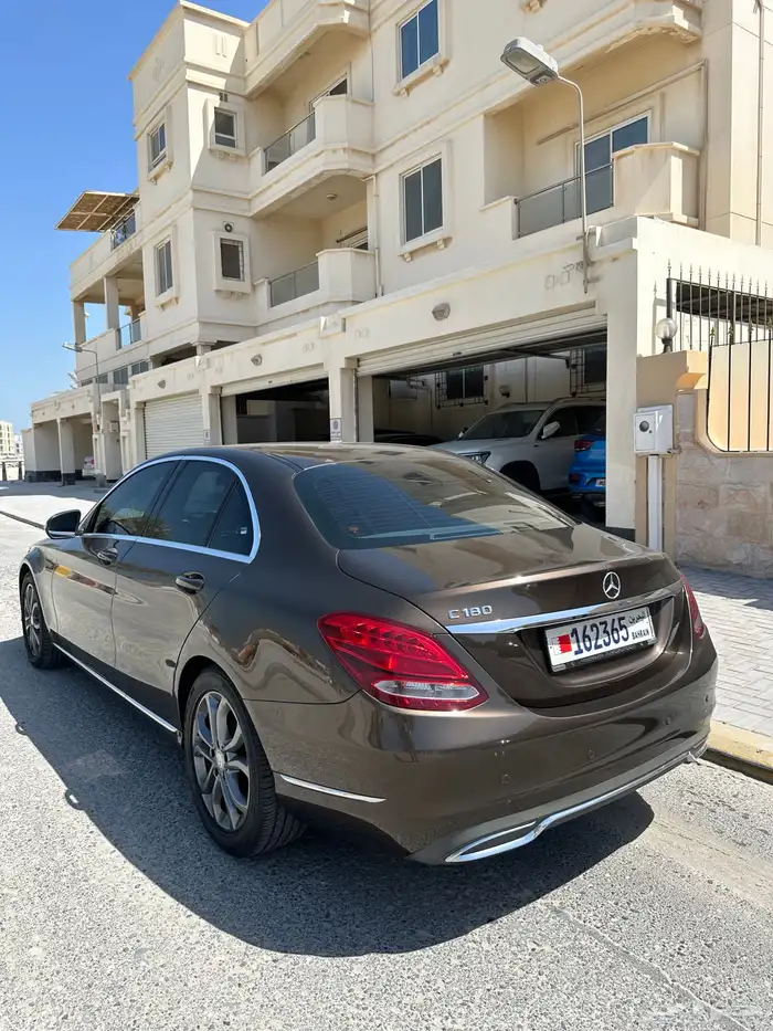 للبيع مرسيدس c180 بخالة ممتازة 1