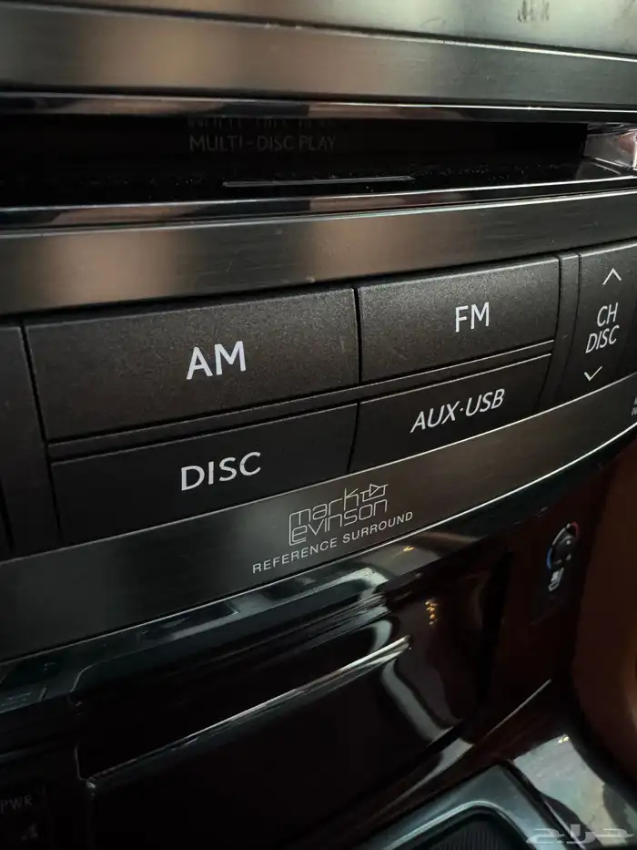 لكزس LX570 2011 بحالة الوكاله 18