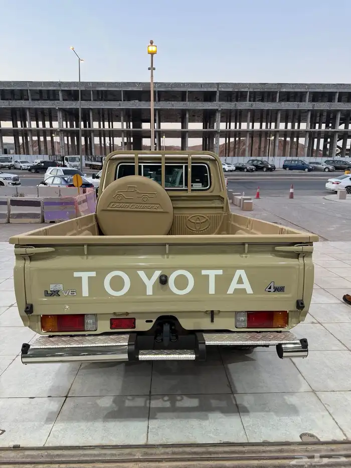 شاص رفرف بنزين اتوماتيك فل كامل 2025 سعودي شبه جديد 5