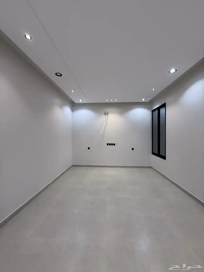 للبيع شقق ارضيه وارواف علويه بأسعار صيدة بموقع مميز بالخميس 12