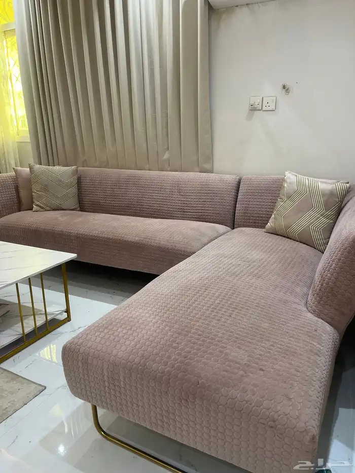 كنب صاله من محل بن شيهون ويوجد اللوقو 0