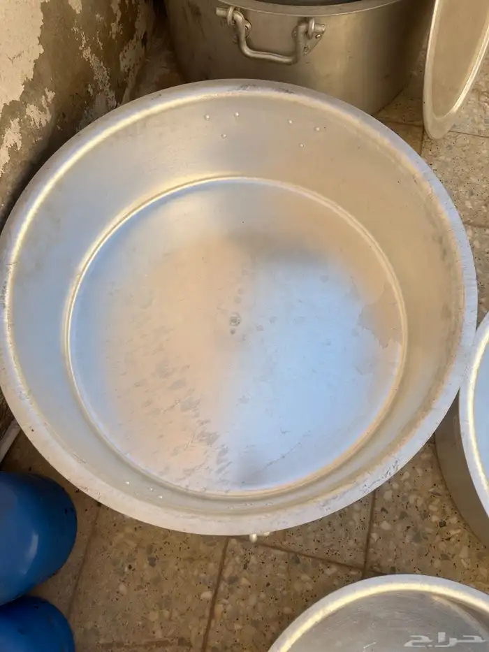 للبيع قدور مقلوبة نظيفة 1