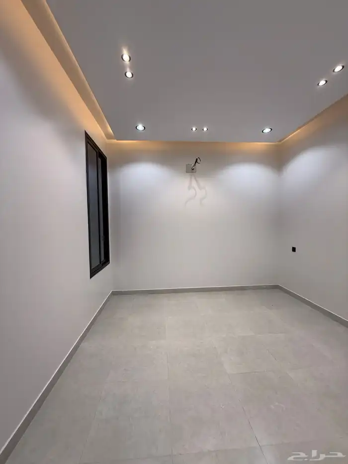 للبيع شقق ارضيه وارواف علويه بأسعار صيدة بموقع مميز بالخميس 19