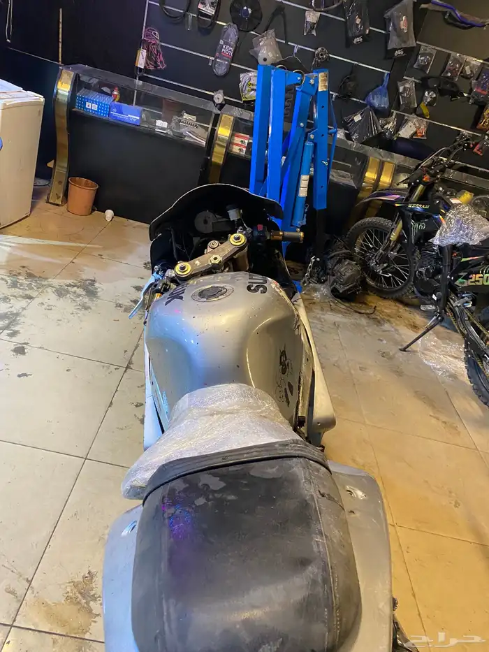 للبيع قطع غيار تشليح دباب سزوكي ريس الف 5